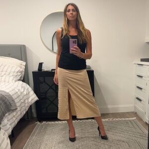 Blu Pepper cream silk patterned skirt with slit size small